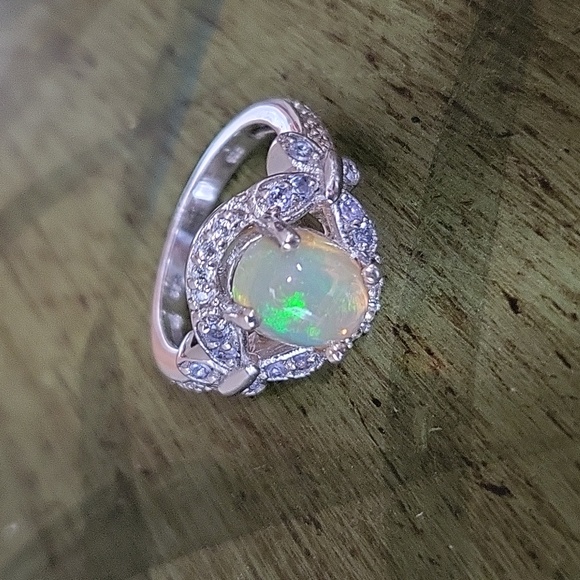 BEAUTIFUL RING - Picture 7 of 7